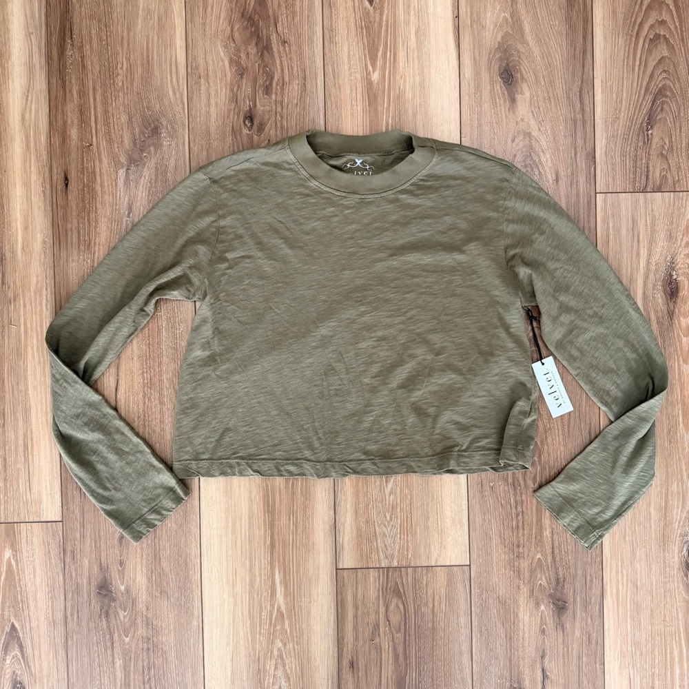 Velvet by Graham & Spencer Cropped Long Sleeve Tee – Olive Green – XS (NWT)